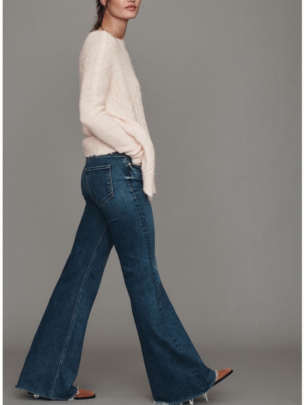 MOTHER “The Doozy Sneak Fray” Mid-rise Wide-Leg Jeans in Medium Blue Wash - Picture 8 of 9